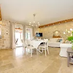 Holiday home Antisin *