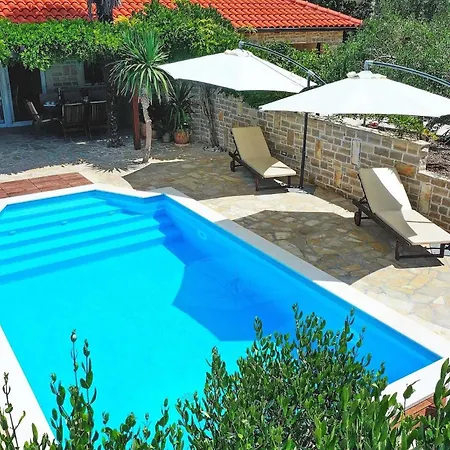 Antisin בית נופש זאדאר