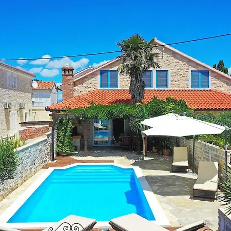 Antisin Holiday home *