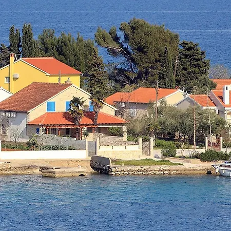 Holiday home Antisin